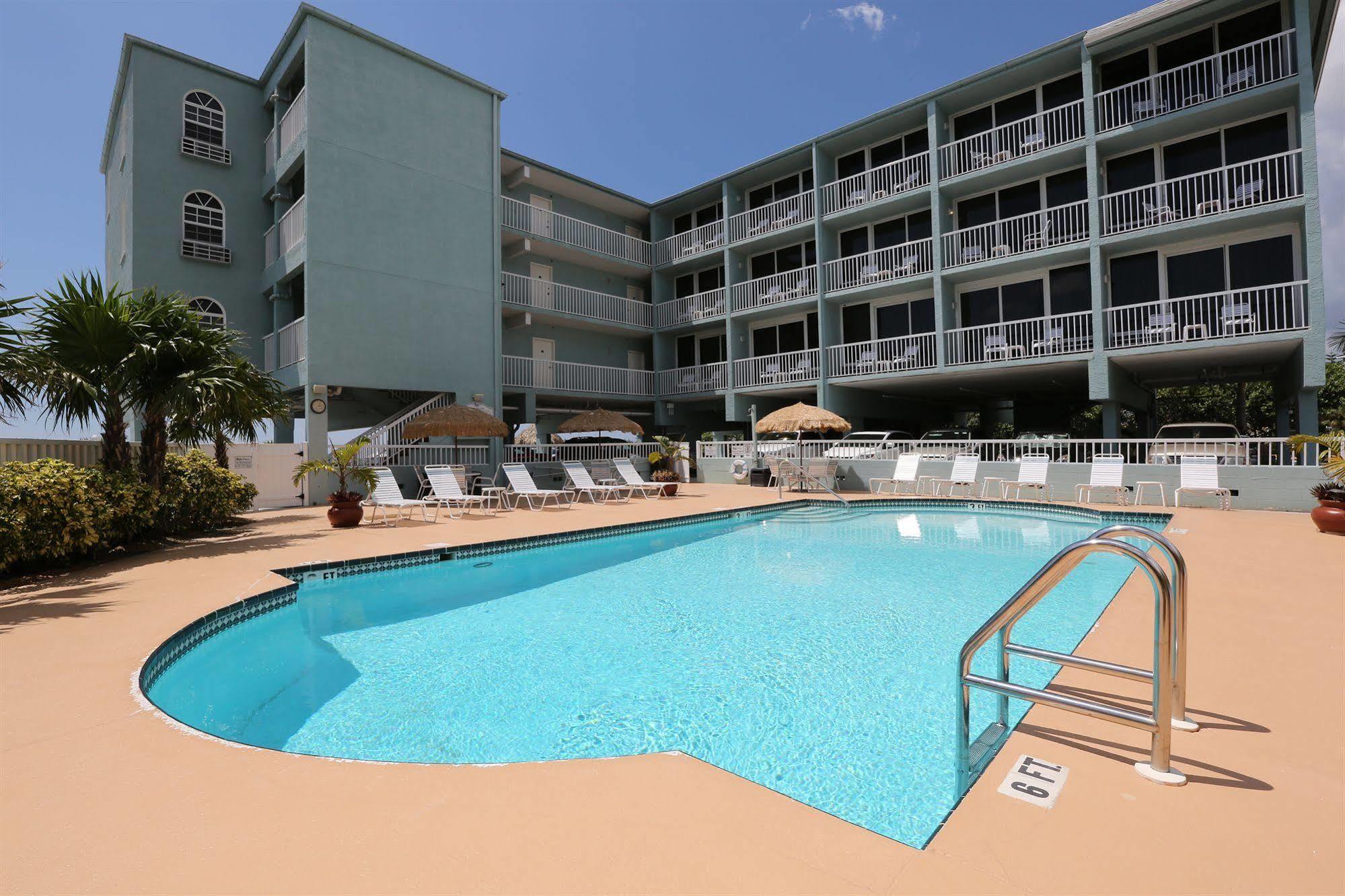 Barefoot Beach Club St. Pete Beach Extérieur photo