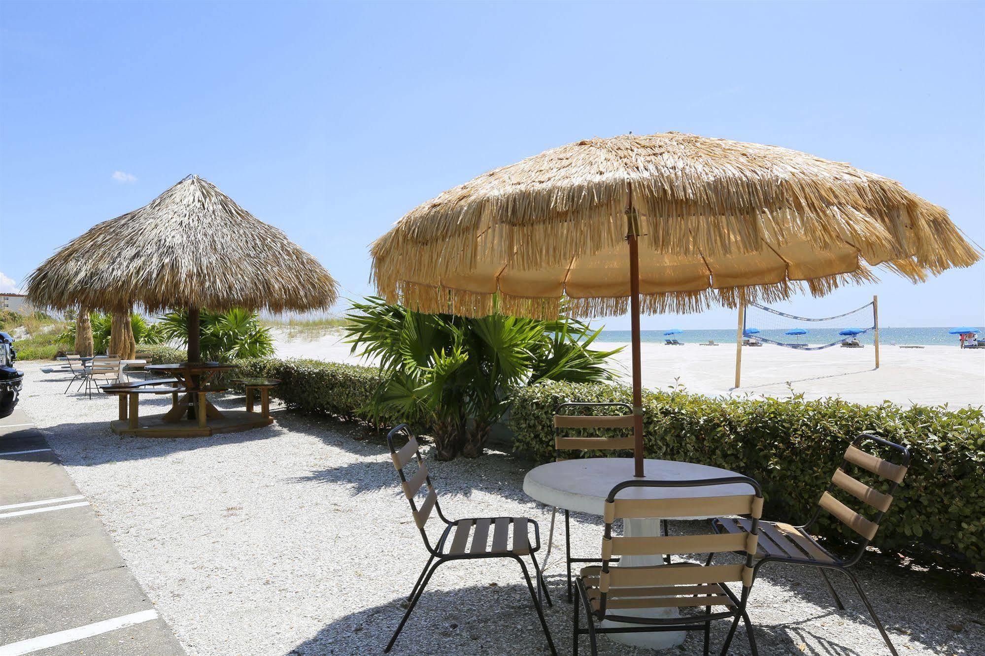 Barefoot Beach Club St. Pete Beach Extérieur photo
