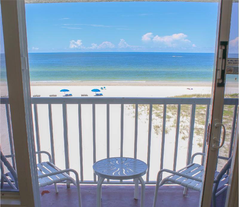 Barefoot Beach Club St. Pete Beach Extérieur photo
